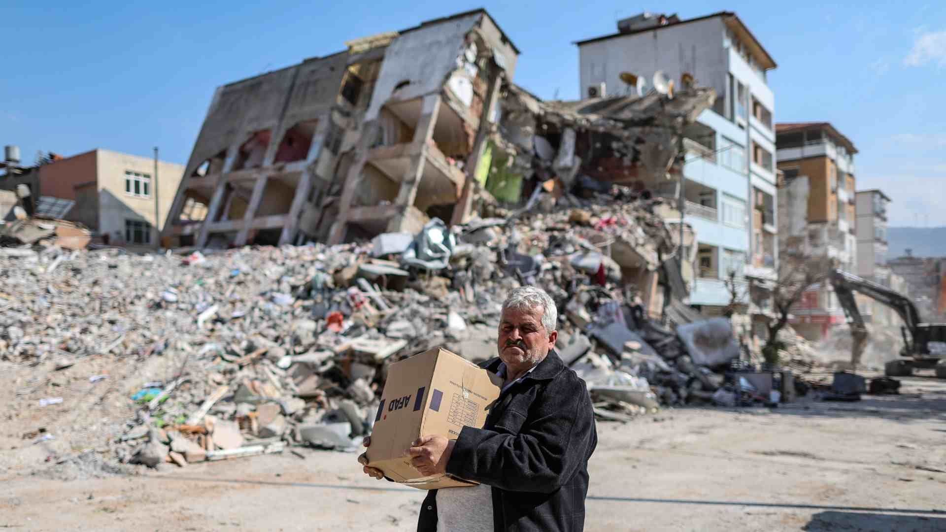 Suman más de 50,000 muertos por sismos en Turquía y Siria
