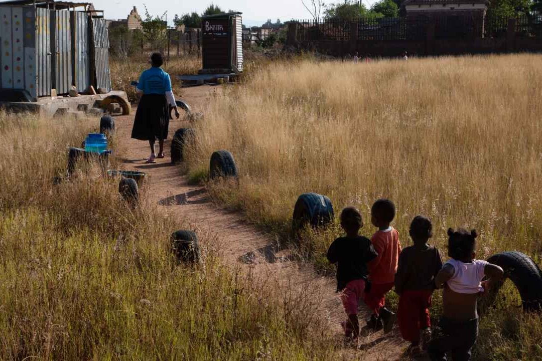 Letrinas, Riesgo Latente para Niños en Escuelas de Sudáfrica
