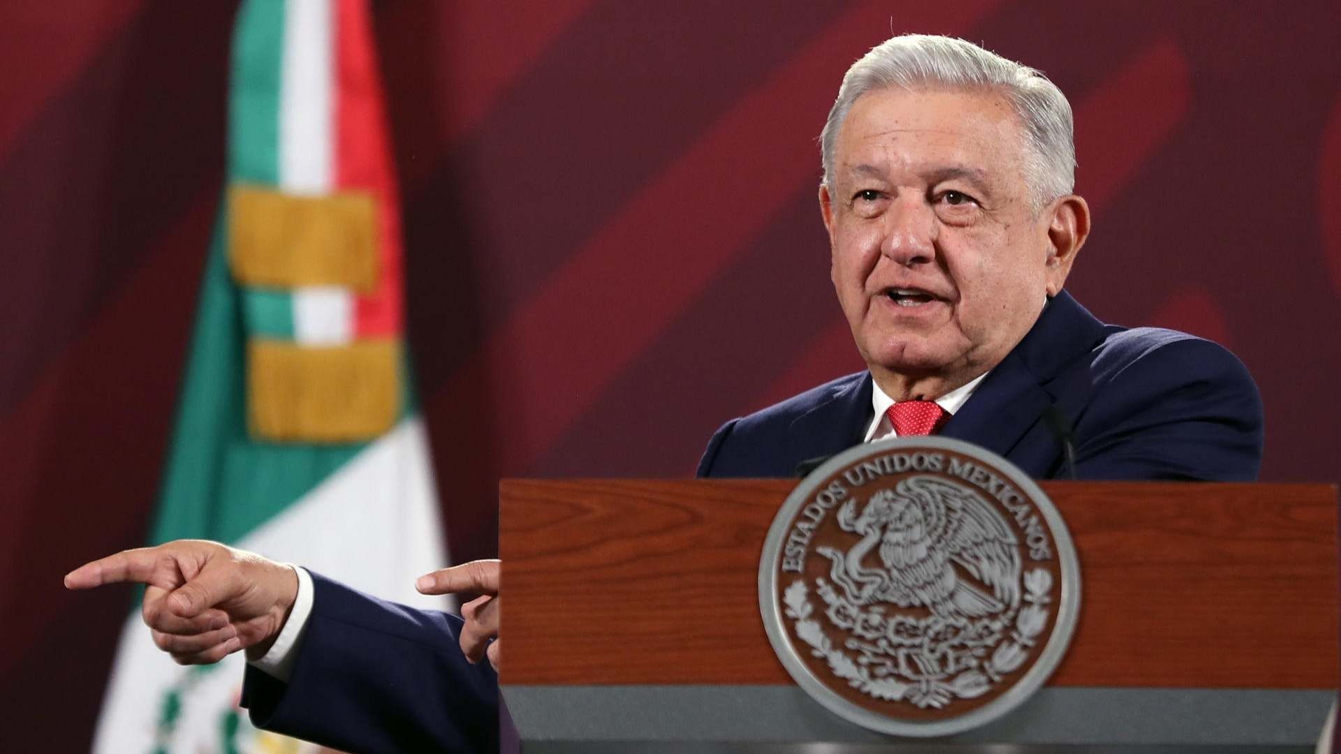 AMLO advierte que no callará ante crisis en Perú