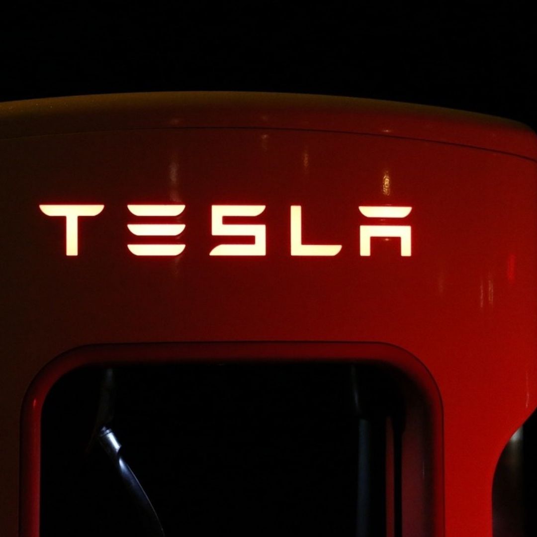 El sueldo de un empleado de Tesla en México va de los 14 mil hasta los 105 mil pesos