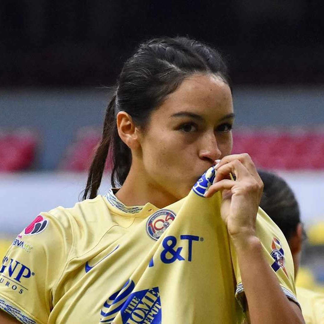 La futbolista mexicana Scarlett Camberos