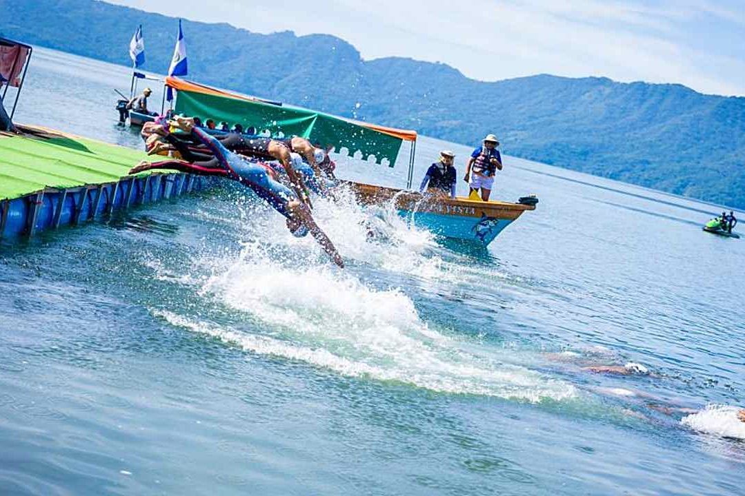 México se llevó el oro en la rama varonil de 5 km de nado en aguas abiertas