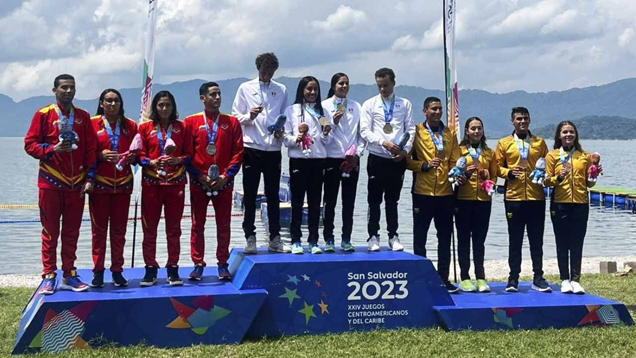 Equipos de México, Venezuela y Colombia ganaron oro, plata y bronce, en prueba relevo mixto de la natación en agua abiertas