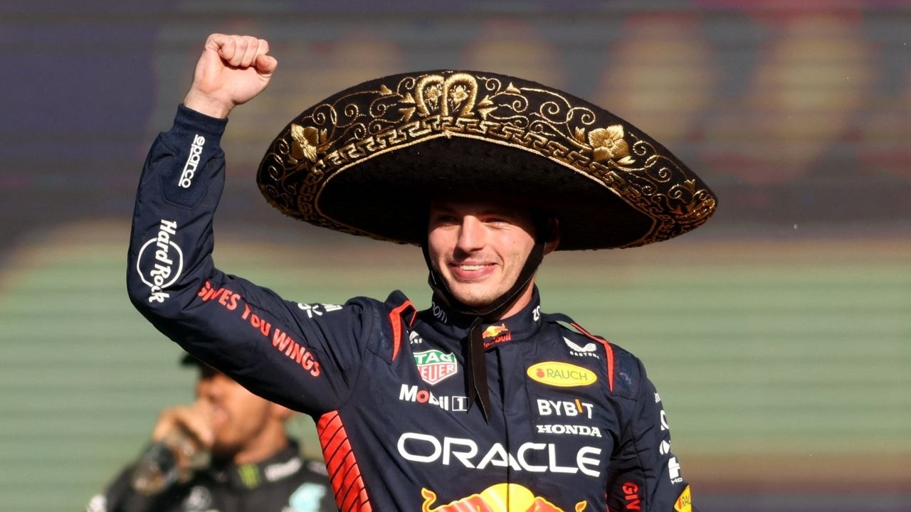 En segundo lugar llegó el multicampeón mundial Lewis Hamilton de Mercedes que se acerca peligrosamente a 'Checo' Pérez de Red Bull en la clasificación general