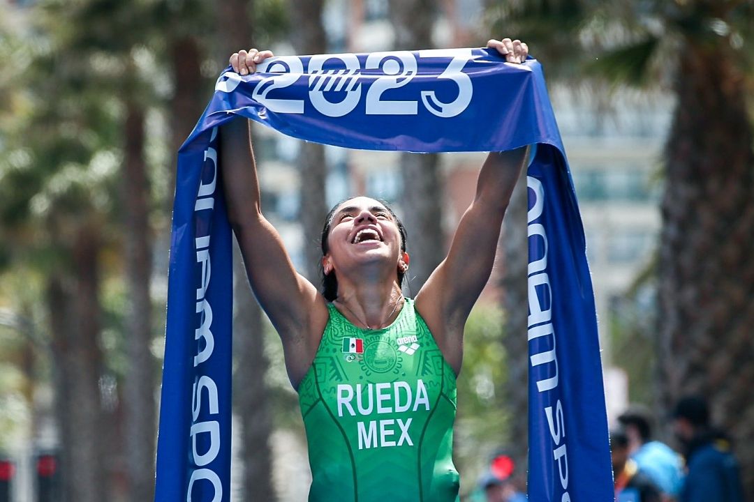 México gana oro y bronce en triatlón femenil en Panamericanos 2023