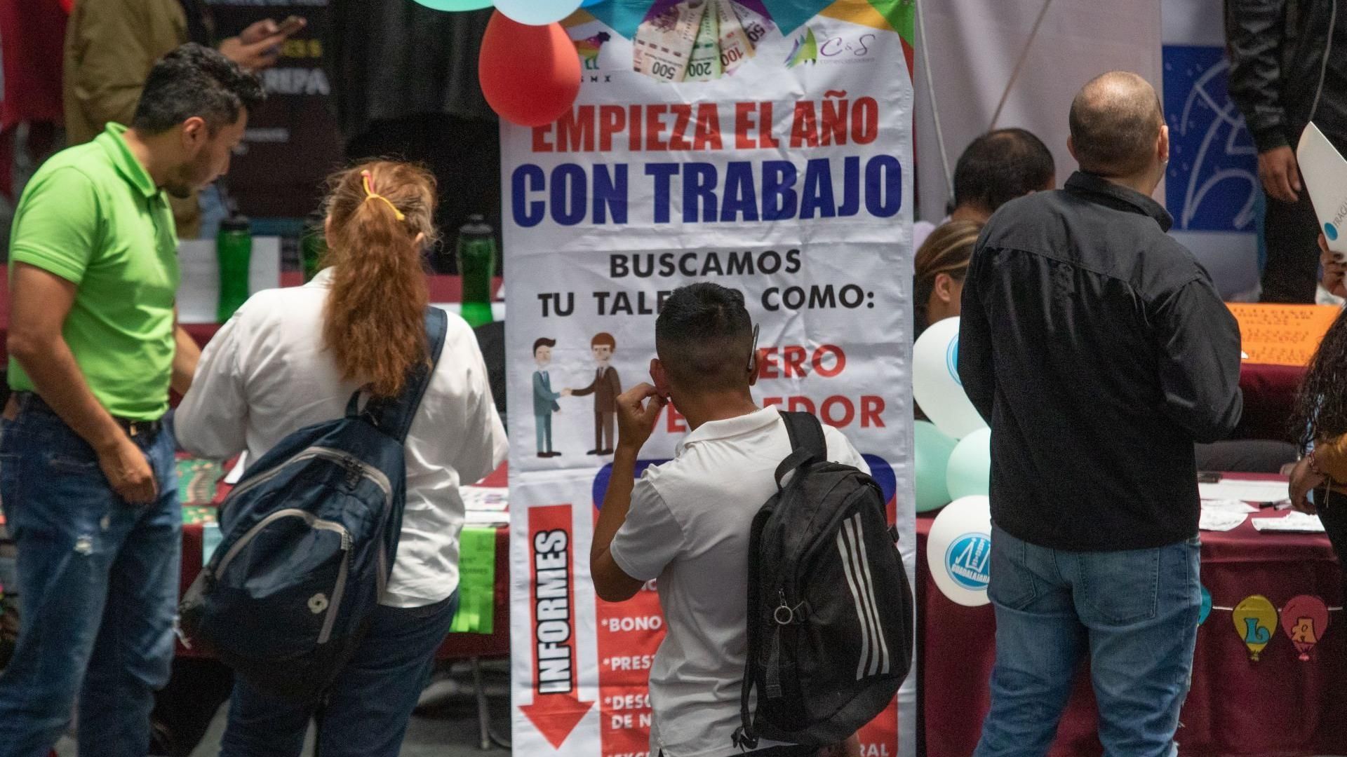 Feria del empleo en Iztacalco, CDMX