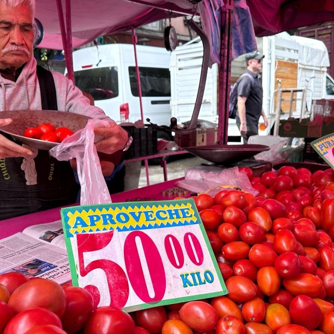 Inflación Sube en México a 4.9%; Jitomate, Tomate y Cebolla, los que Aumentaron Más de Precio