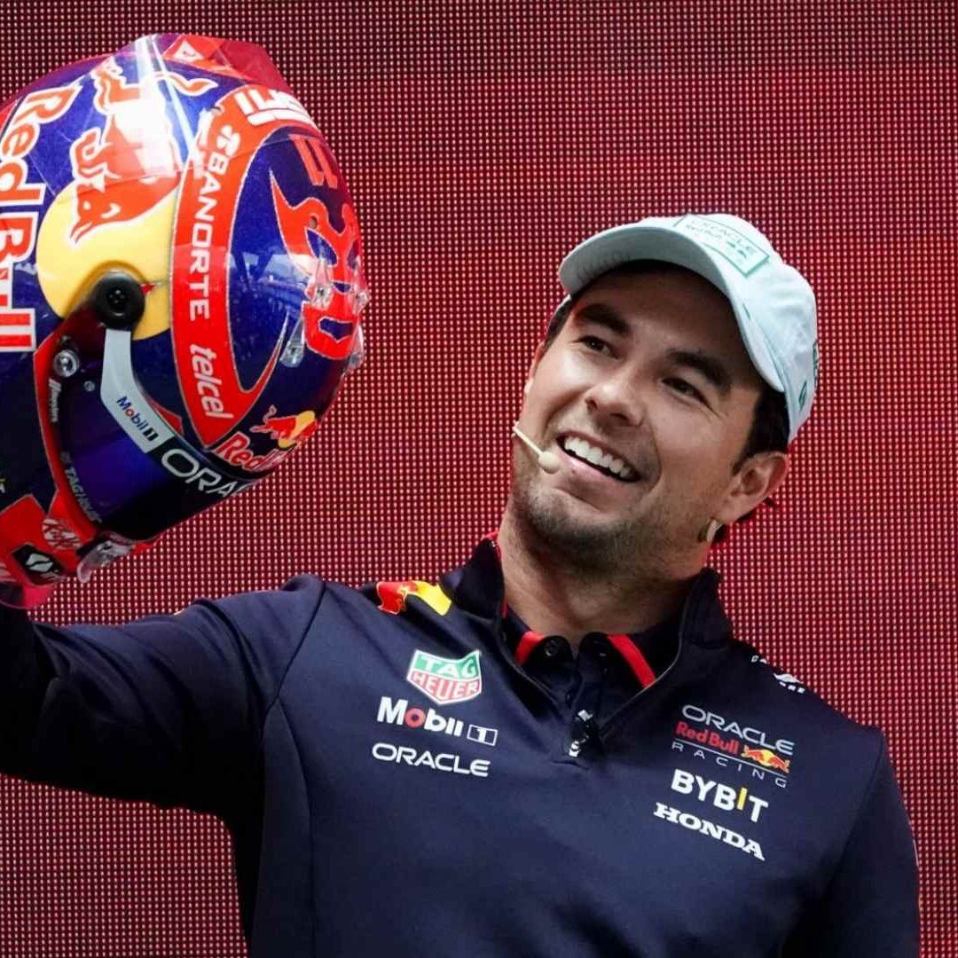 Checo Pérez presenta casco para GP de México 2024