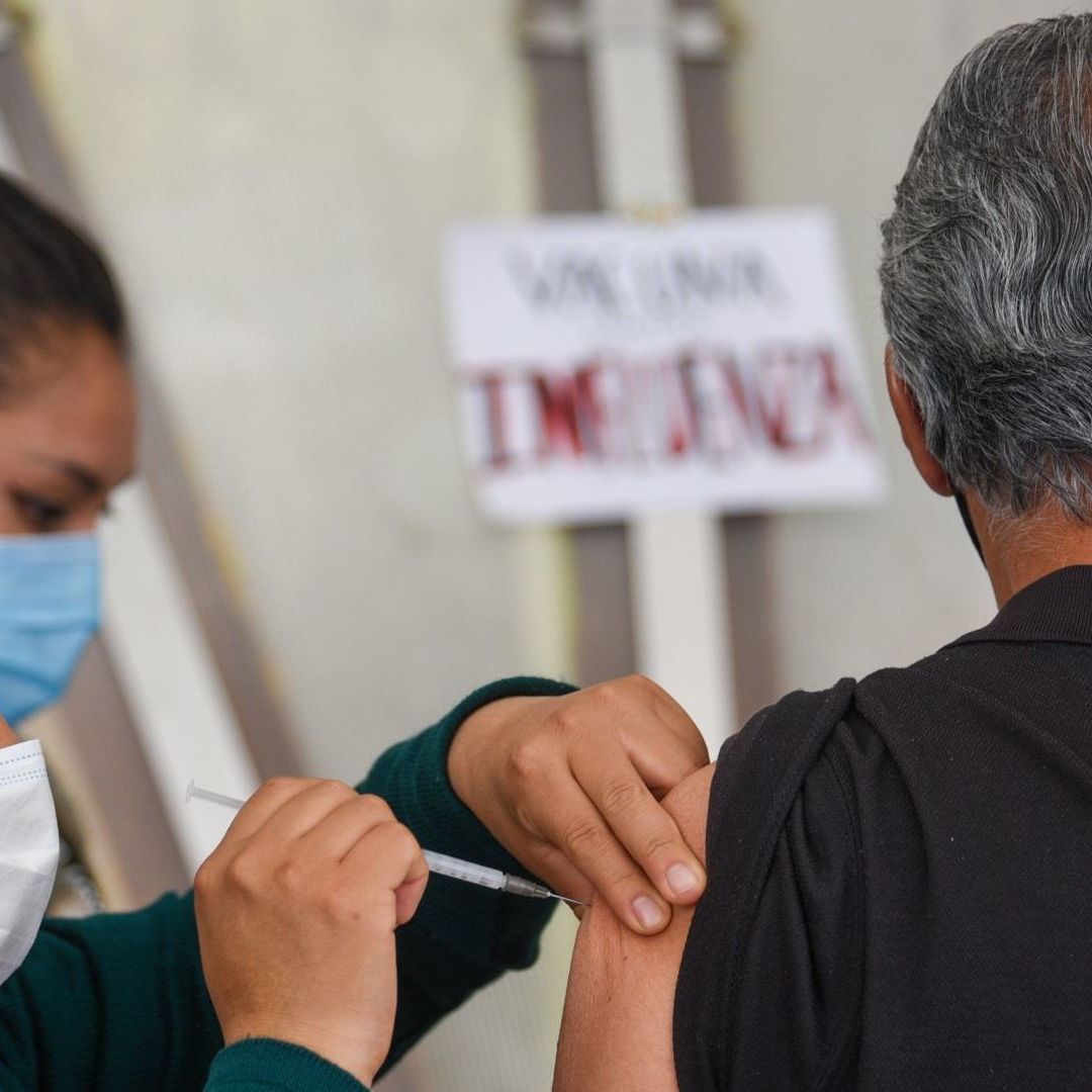 Conoce las fechas en las que el IMSS aplicará las vacunas contra la influenza estacional y COVID-19