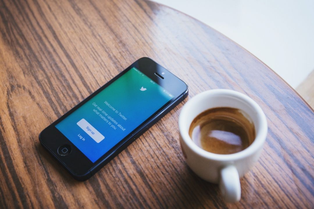 El servicio de suscripción de Twitter incluye la marca azul
