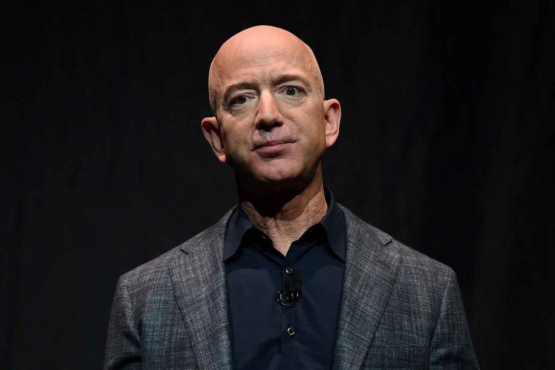 Jeff Bezos, fundador de Amazon, informó que donará en vida gran parte de su fortuna