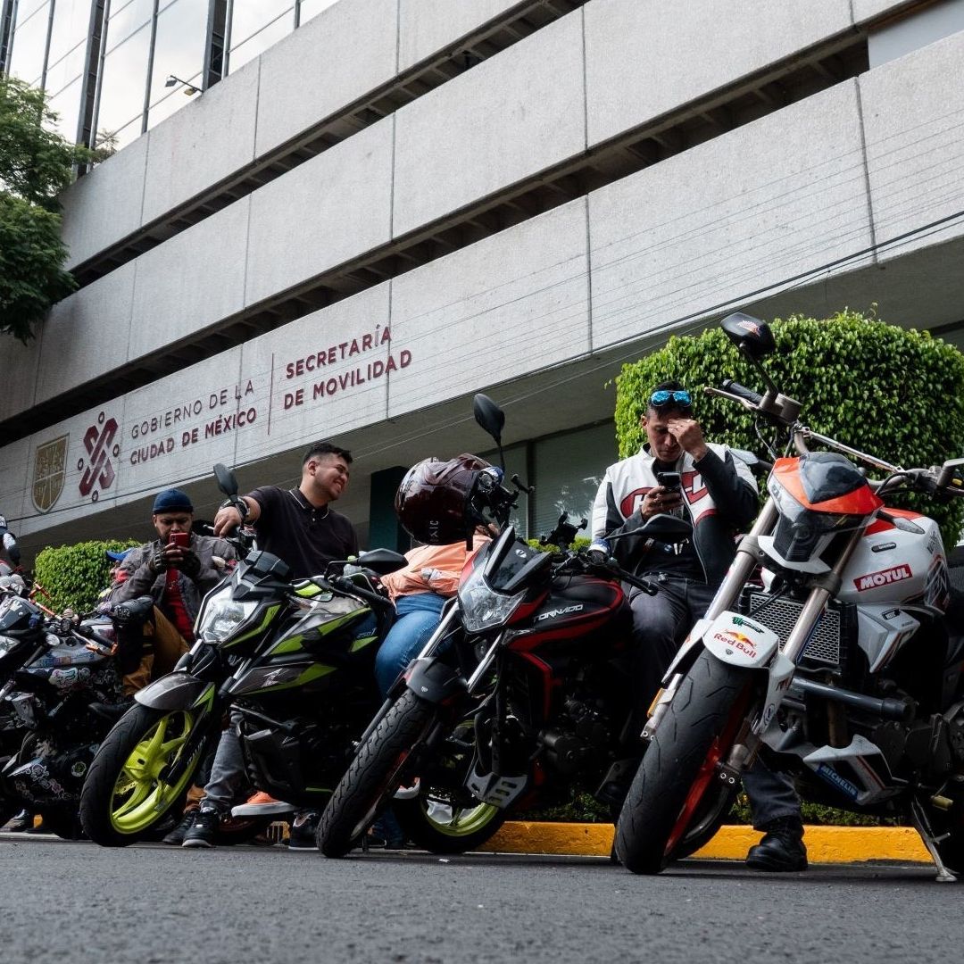Protesta de motociclistas en Semovi