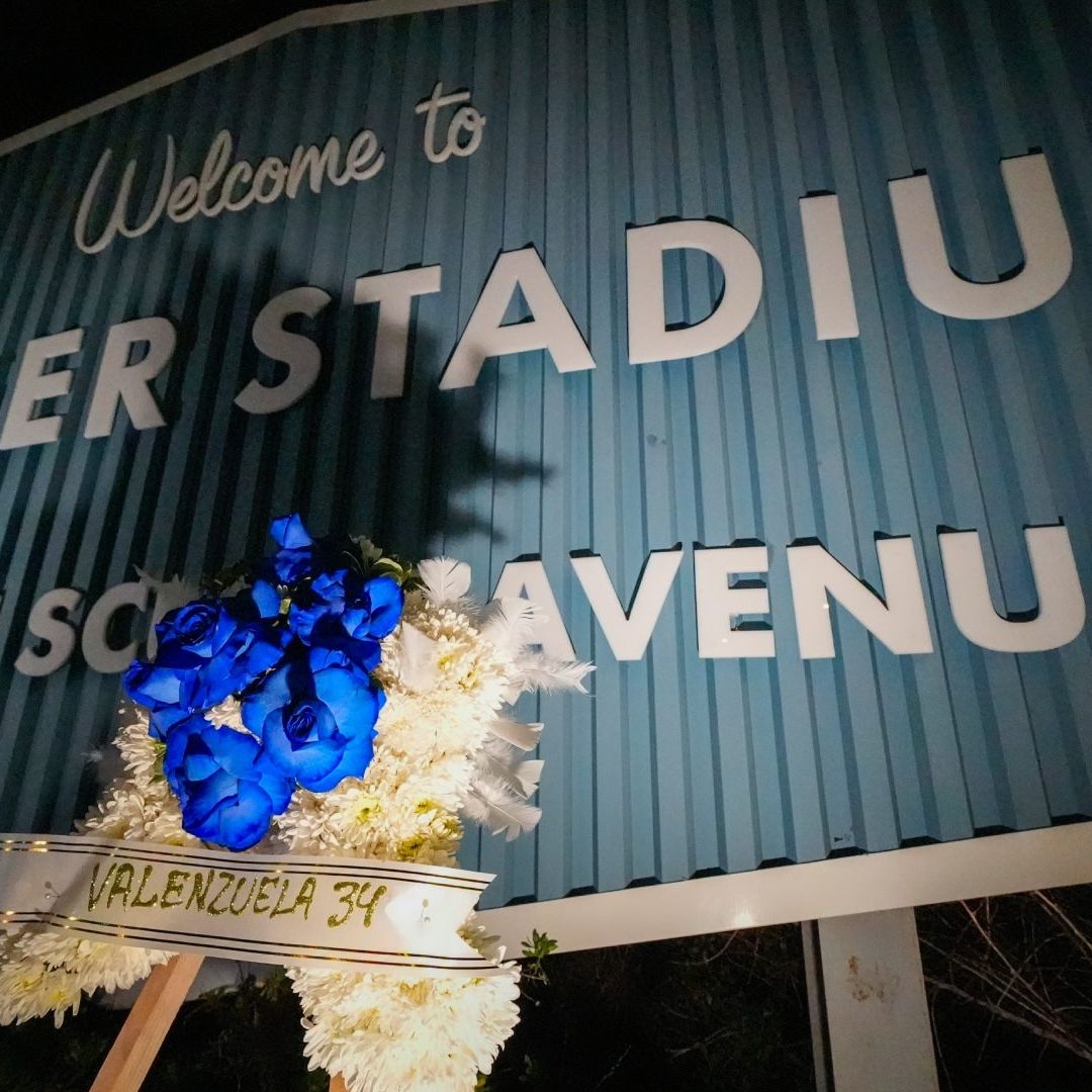 Aficionados Se Vuelcan al Dodger Stadium para Despedir al 'Toro' Valenzuela