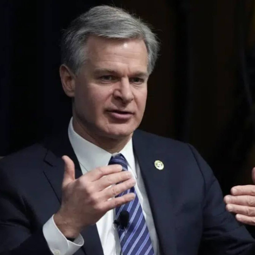El director del FBI, Chris Wray habla sobre preocupaciones de espionaje