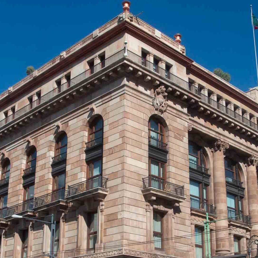 Banxico sube en 50 puntos la tasa de interés