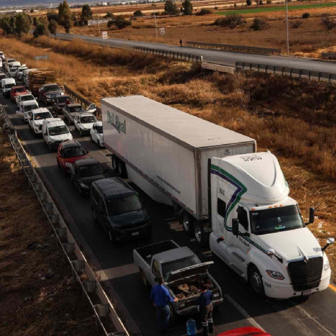 Carreteras bloqueadas hoy. Foto: Cuartoscuro