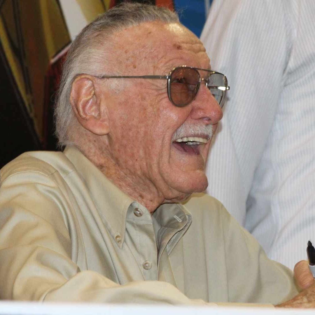 Stan Lee responsable de humanizar a los superhéroes. Disney+ no ha trascendido más detalles del documental, pero sí sabemos que llegará a la plataforma en 2023 y será un homenaje a la figura del cocreador de personajes legendarios como Spider-Man, Los Cuatro Fantásticos, Iron Man, Hulk o los X-Men, entre muchísimos otros.