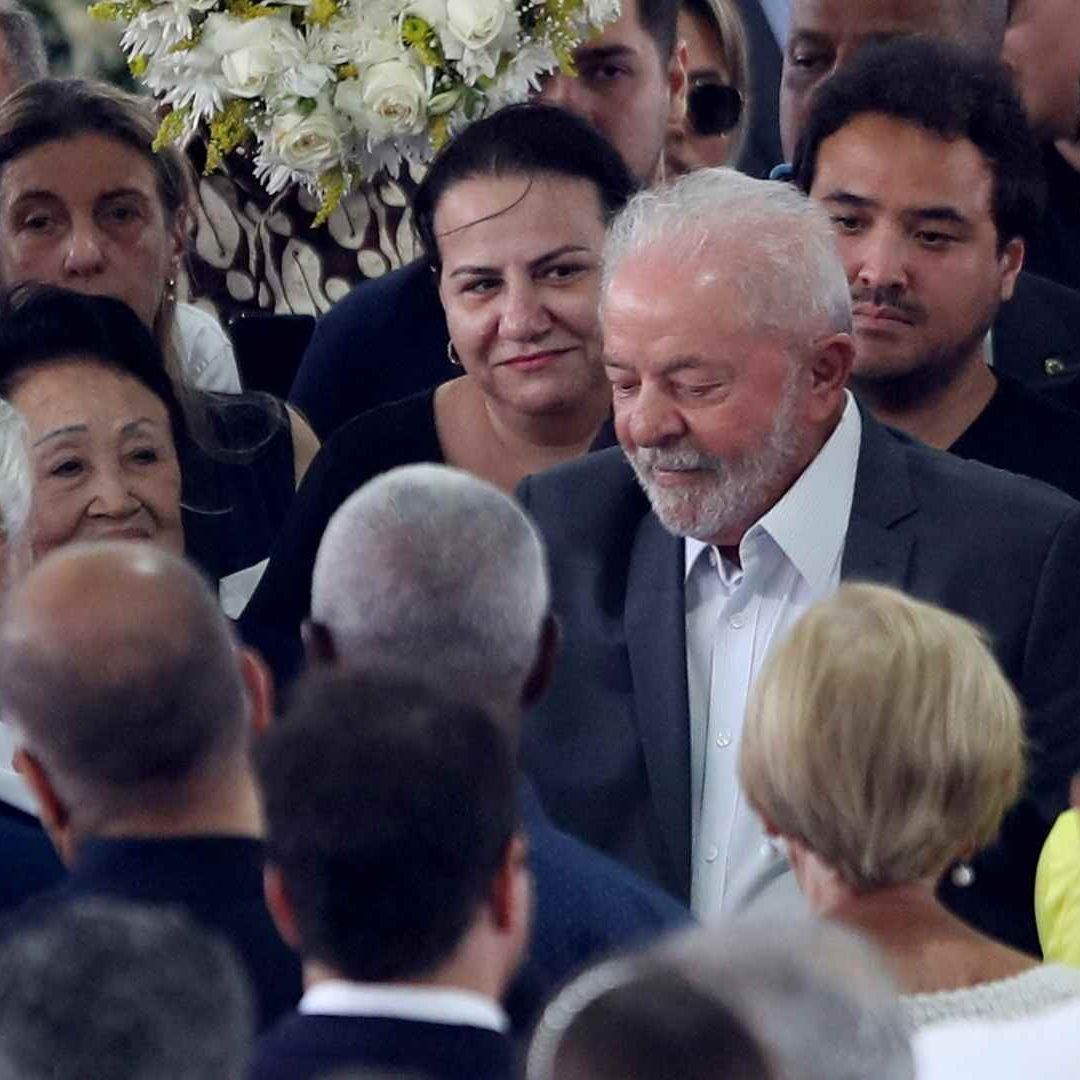 Lula da Silva asiste al funeral público de Pelé en estadio Vila Belmiro