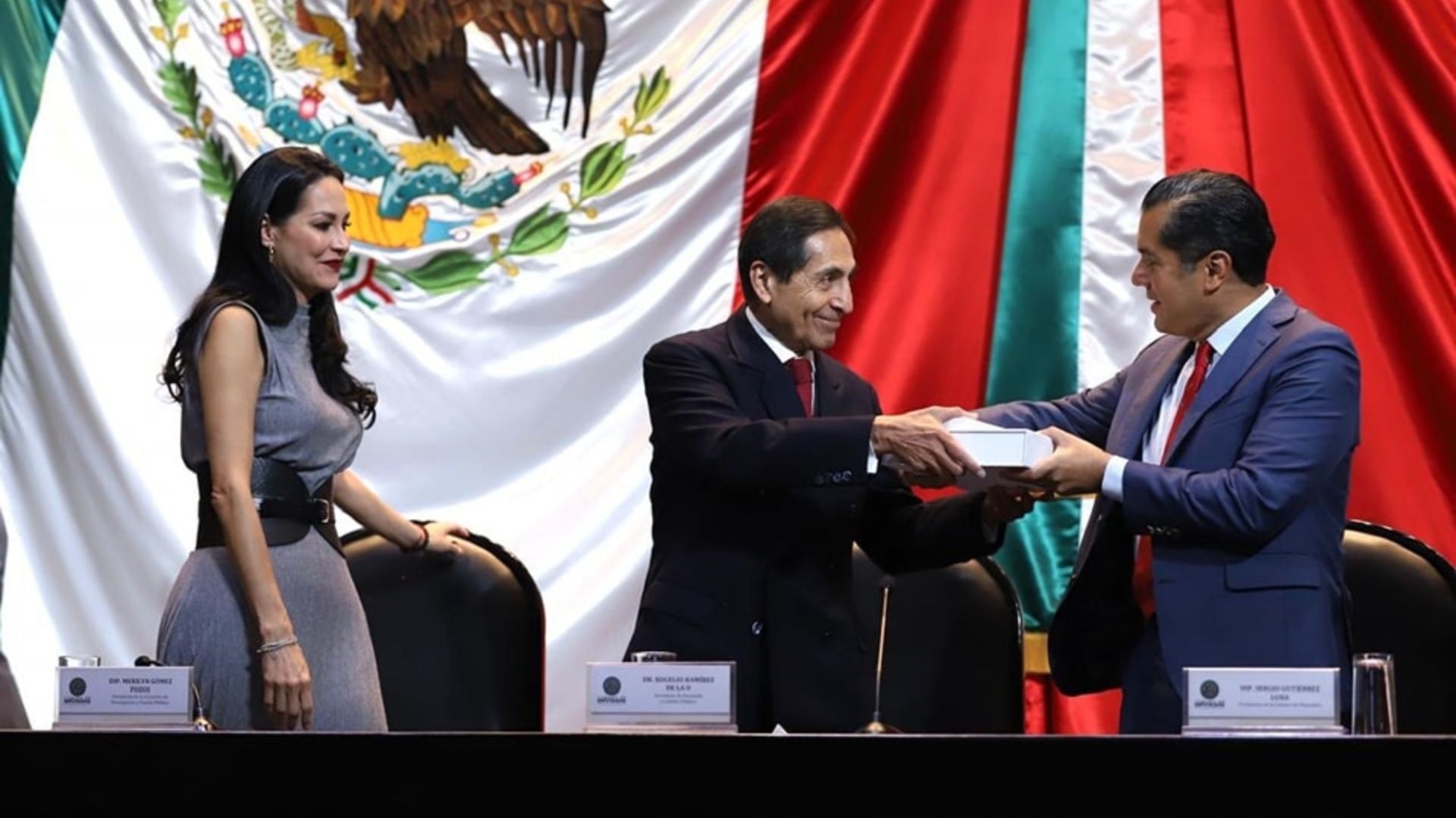 Rogelio Ramírez de la O Entrega Paquete Económico 2025: Prevé Crecimiento Mayor a 2%