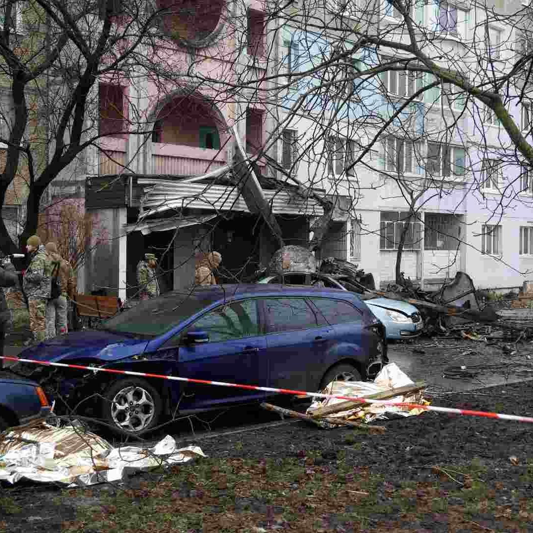 Zelenski califica de terrible tragedia la caída del helicóptero ucraniano