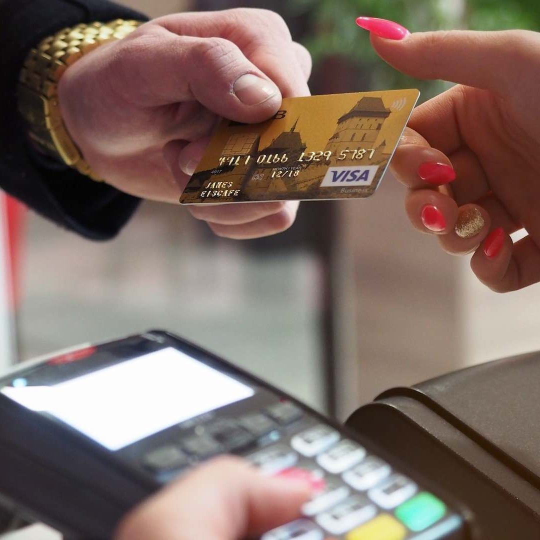 El SAT no vigila los depósitos en cheque, sólo si son en efectivo y por más de 15 mil pesos.