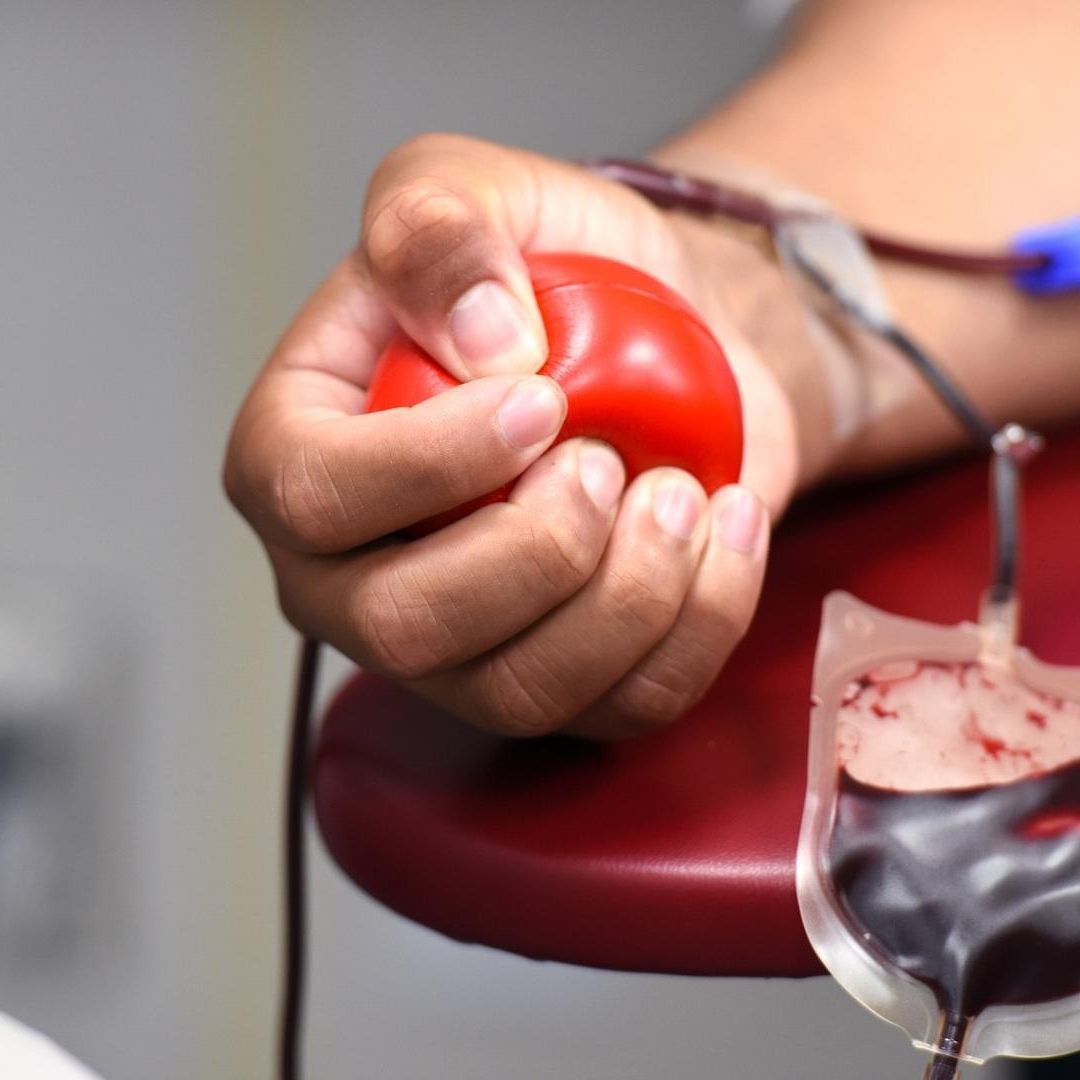 Gays y bisexuales podrían donar sangre en EUA