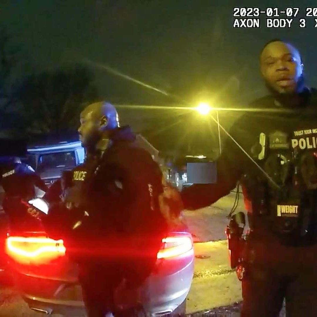 Los policías dieron una paliza a Nichols, propinándole patadas en la cabeza