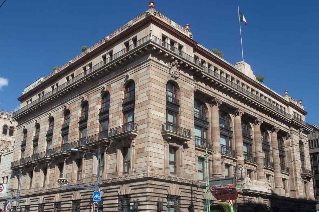 Banxico aumentó la tasa de interés en 50 puntos base al 11%, el mayor nivel en su historia