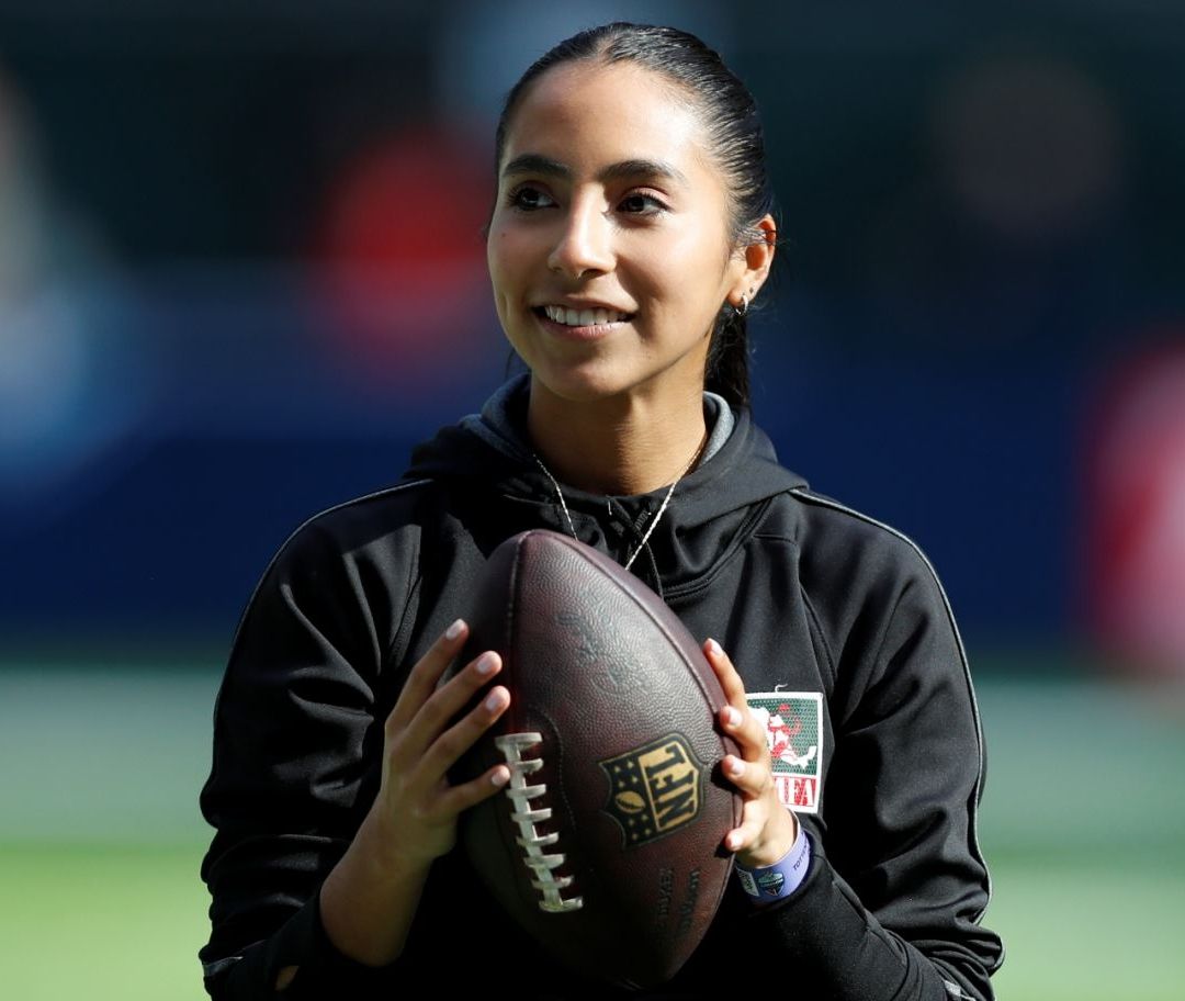 Mexicana Diana Flores protagoniza nueva campaña de la NFL