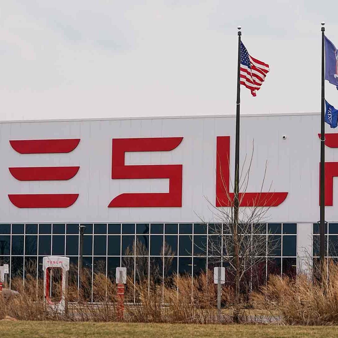 Trabajadores de Tesla en NY buscan formar un sindicato