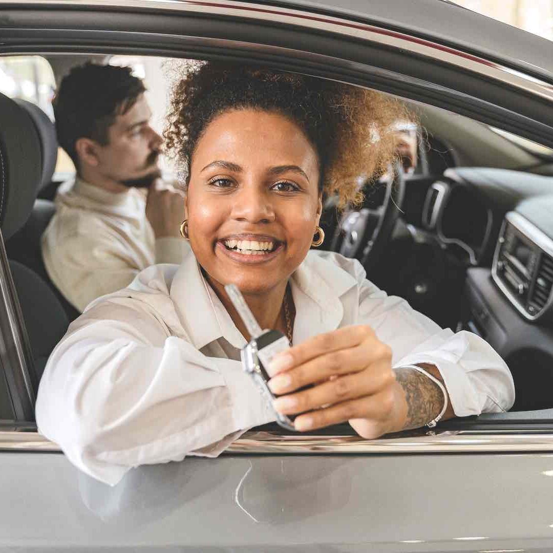 Los pagos en efectivo para la compra de una casa o un carro tiene una cantidad máxima
