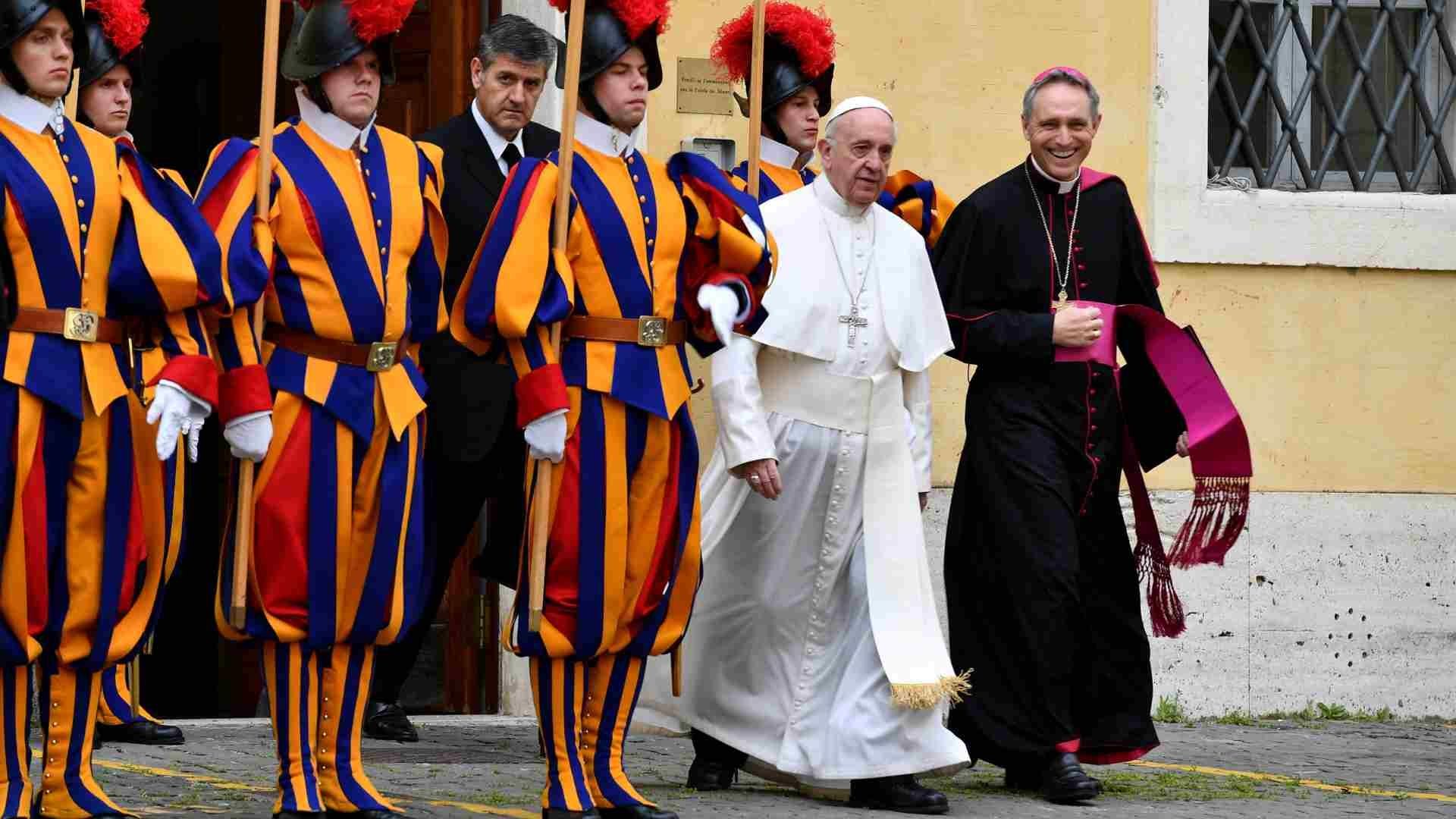 Se trata de la segunda reunión de Francisco con el arzobispo alemán, Georg Gänswein