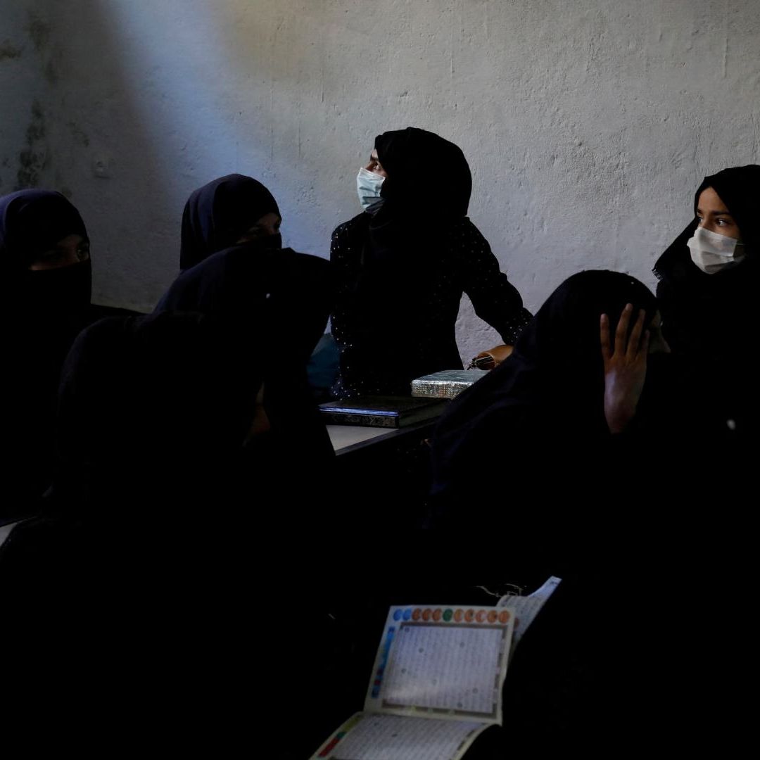 Talibanes Obligan a Divorciadas a Volver con Abusadores