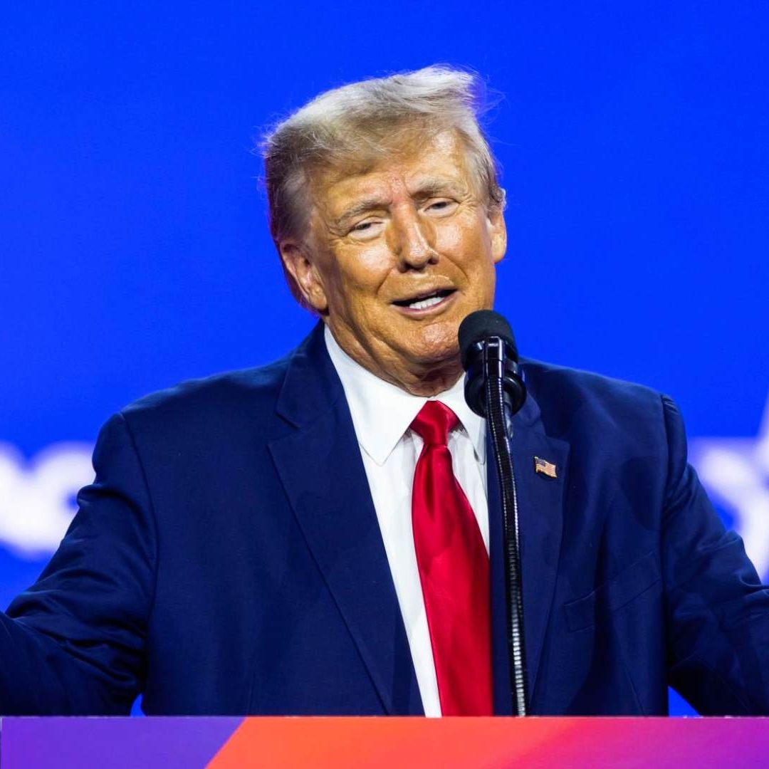 Fiscal propone a Trump declarar por caso de actriz porno