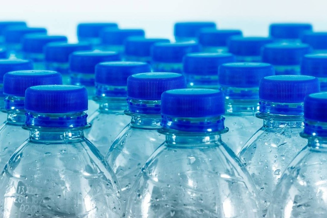 Escasez de Agua Potable: ONU Acusa a Embotelladoras de Causar la Crisis
