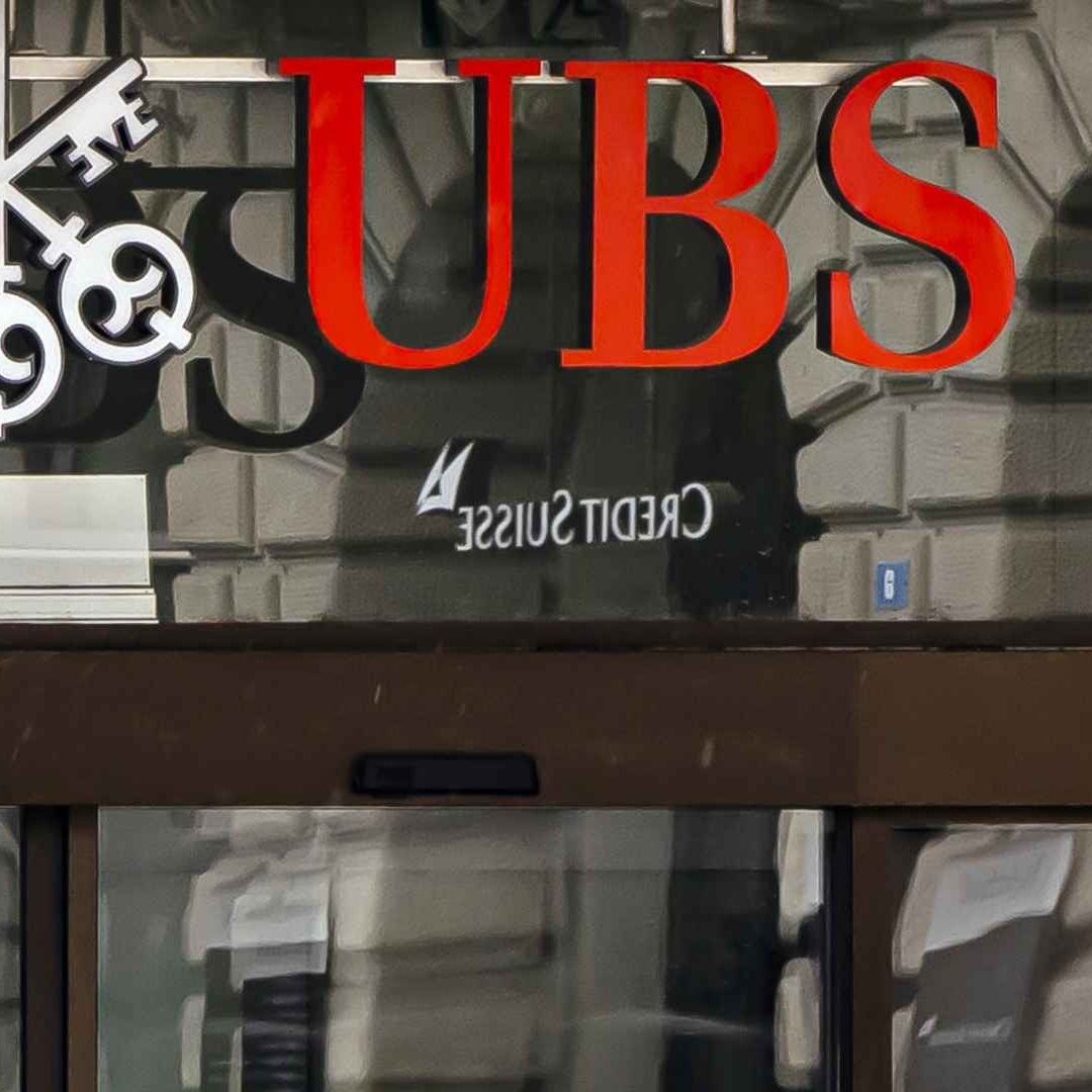 La compra será por un valor de 3,200 millones de dólares en acciones de UBS