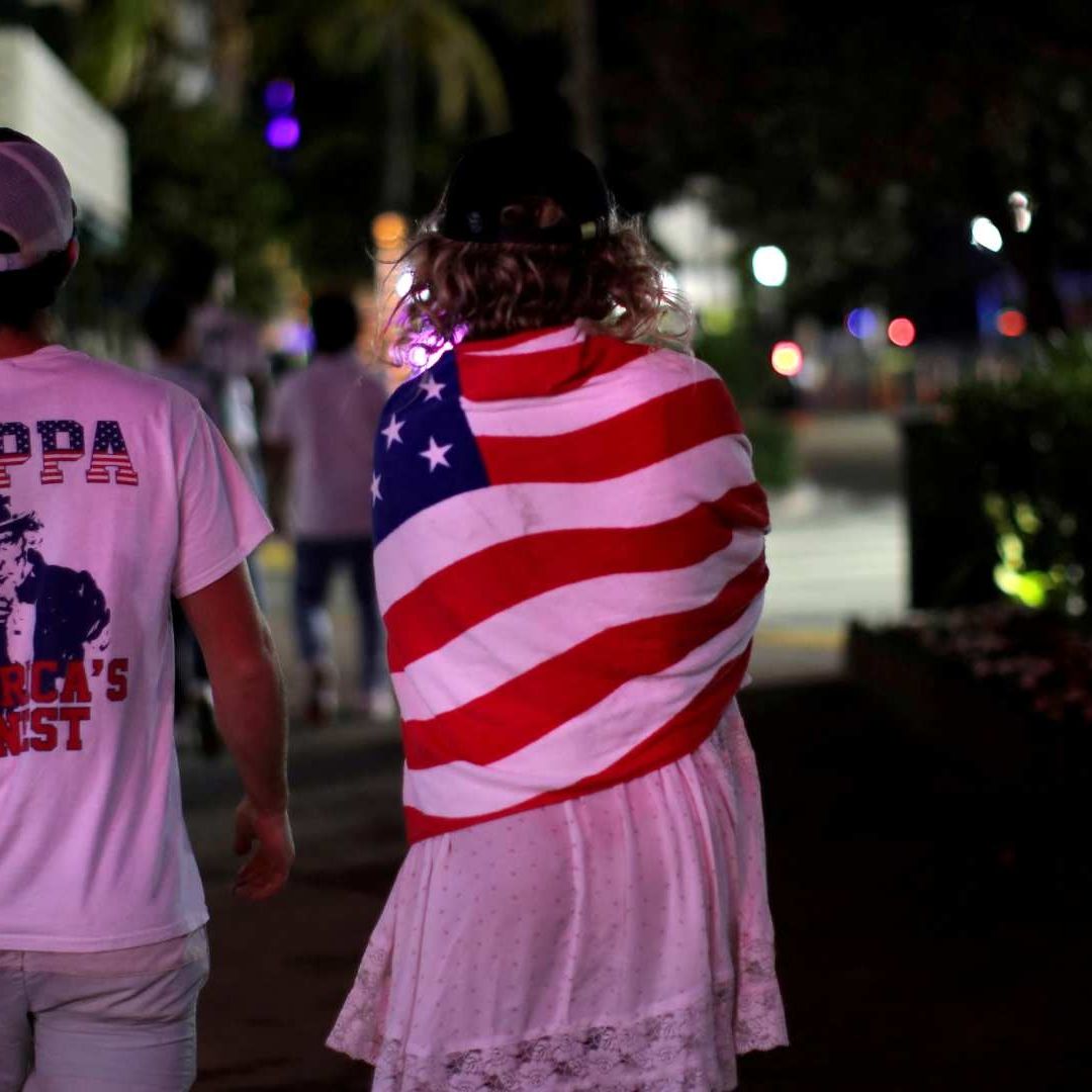 Las autoridades de Miami Beach mantienen una fuerte presencia policial en el turístico barrio de South Beach