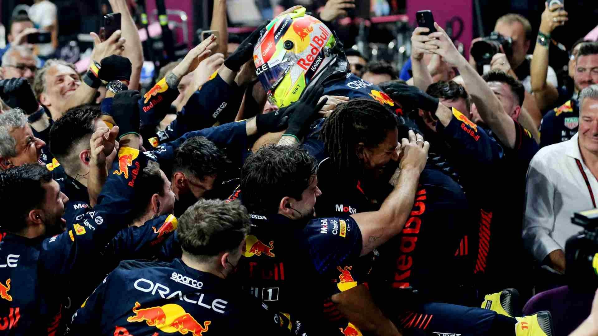 Actitud de padre de Max Verstappen desata polémica