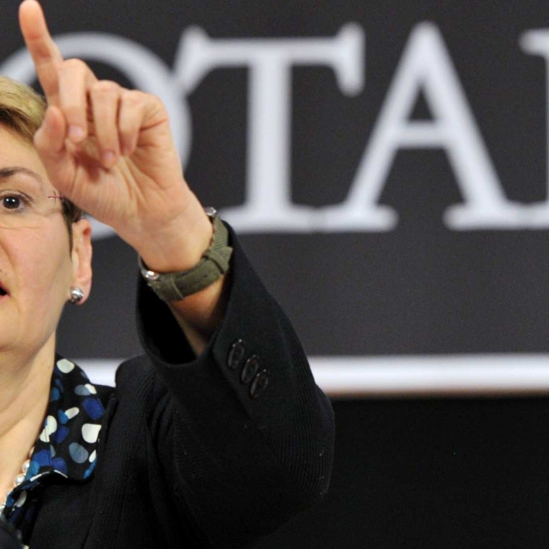 Oana Lungescu aseguró que los aliados de la OTAN respetan plenamente sus compromisos internacionales
