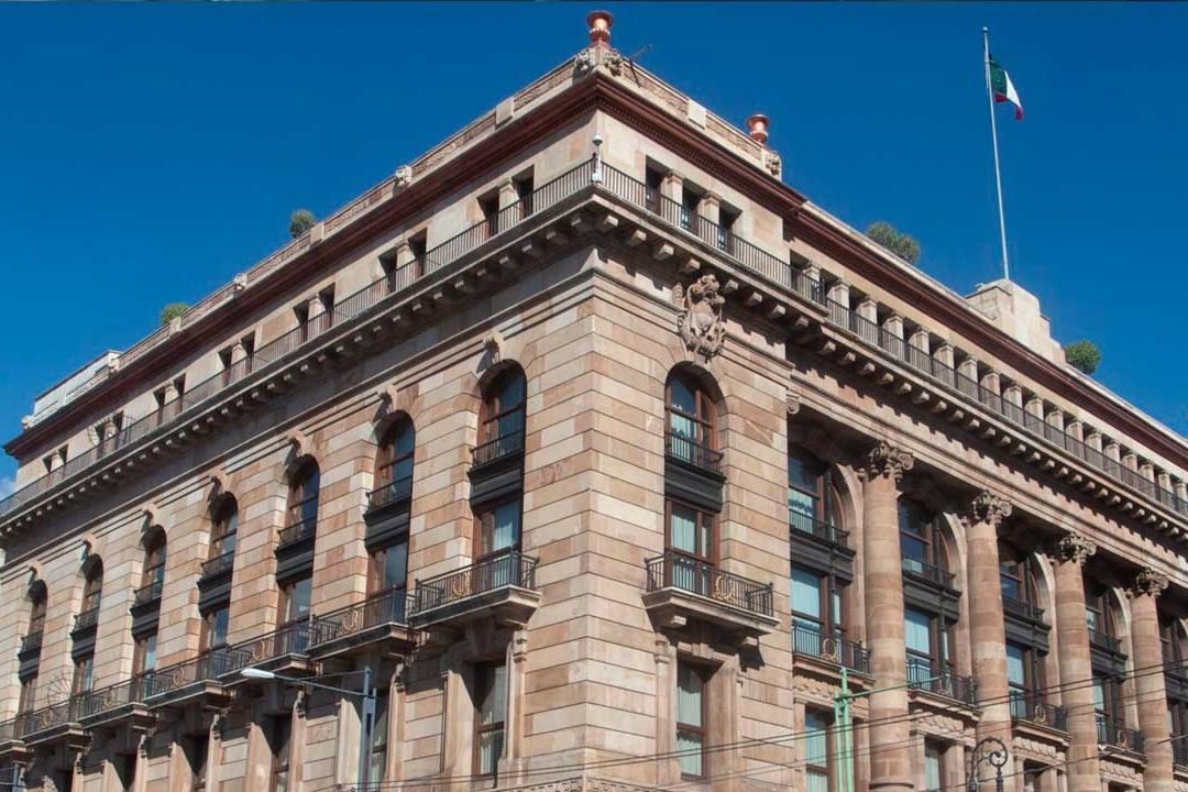 Banxico sube la tasa de interés al 11.25%, nivel récord en su historia