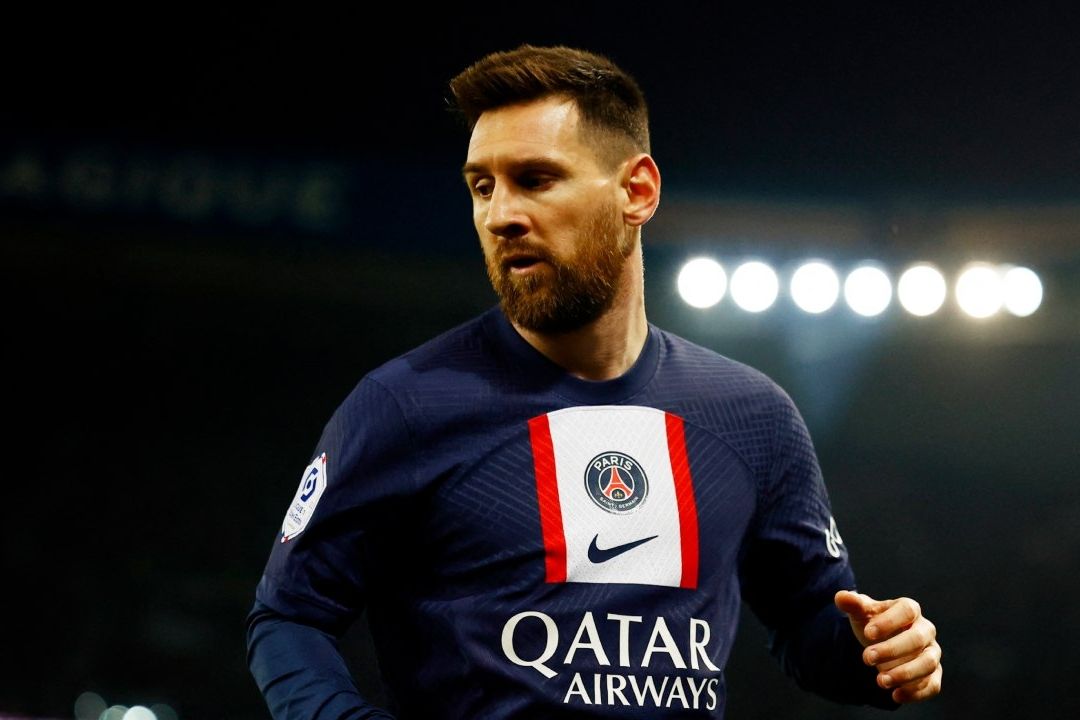 El París Saint Germain (PSG) y Lionel Messi están a un pie del divorcio pues el club no está dispuesto a pagar por el jugador