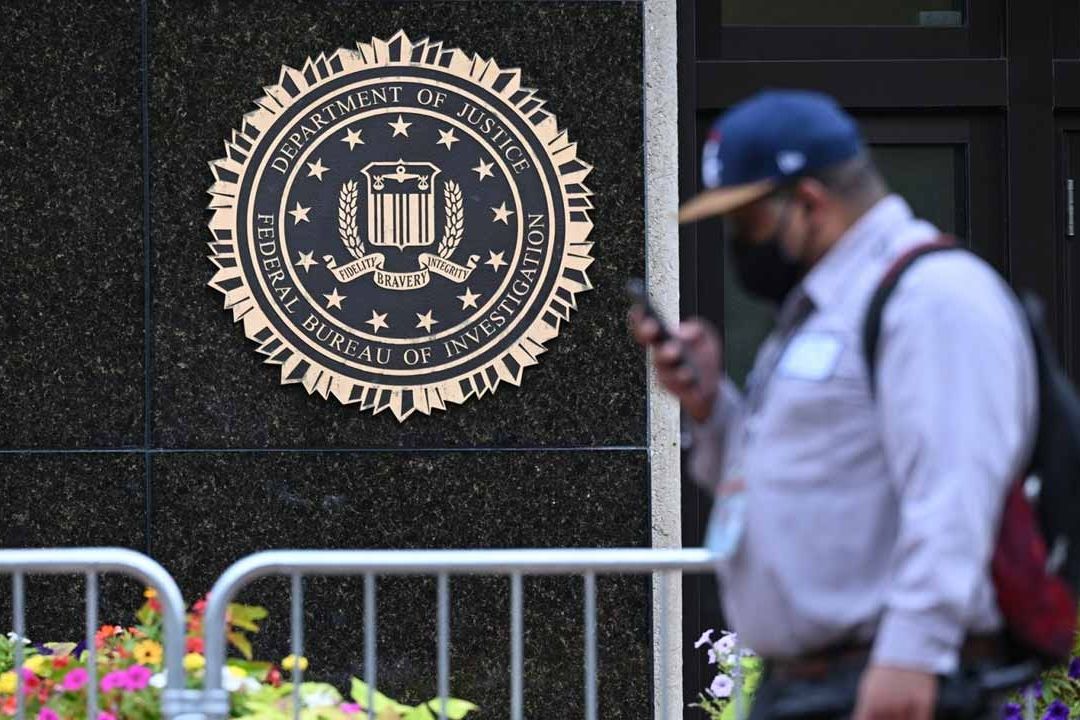 El expresidente Trump pidió reducir los fondos al FBI y al Departamento de Estado