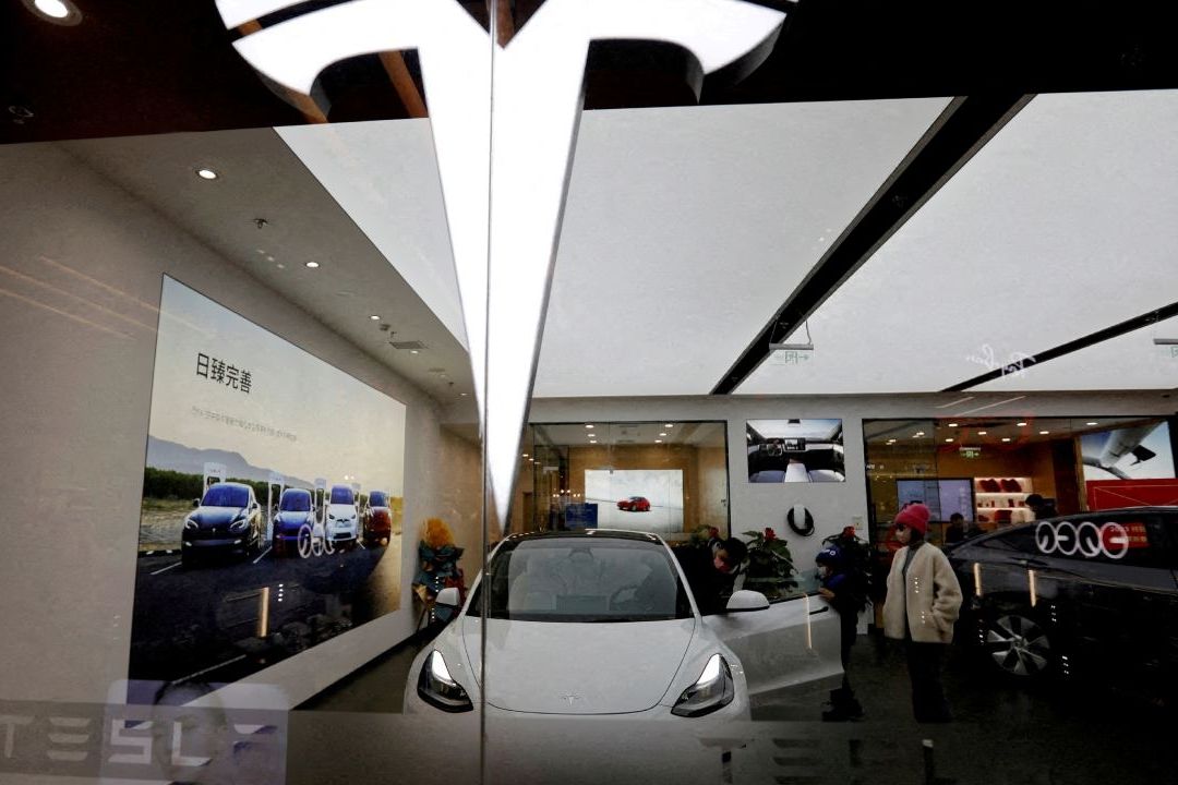Tesla justificó en un comunicado que su estrategia de precios a corto plazo tiene en cuenta la rentabilidad a largo plazo de los vehículos de la compañía