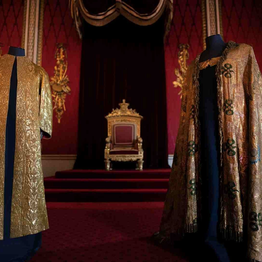 Vestimentas históricas de la Coronación