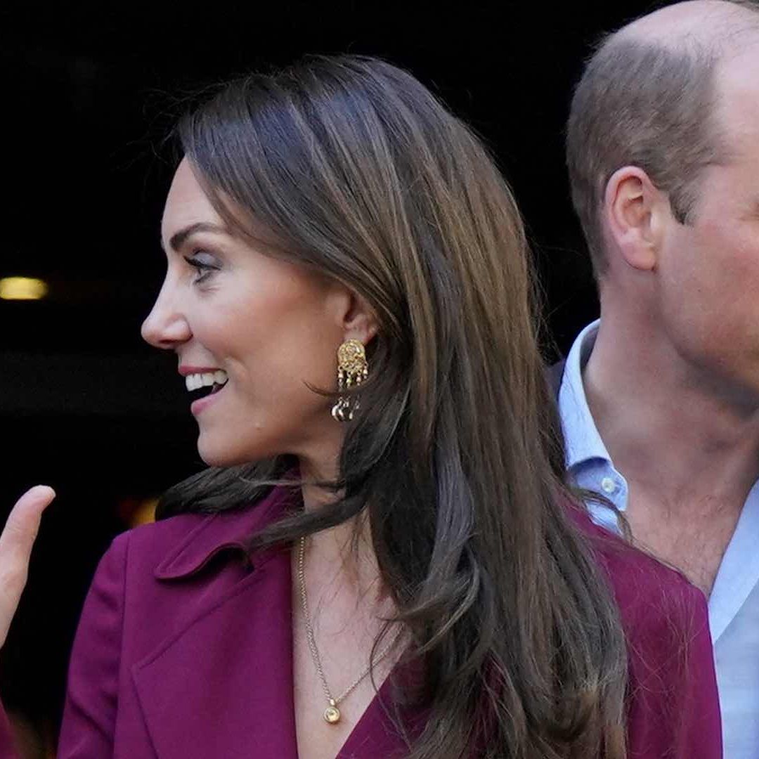 La Cabeza de la línea de sucesión es Carlos III, primogénito de Isabel II y rey de Inglaterra