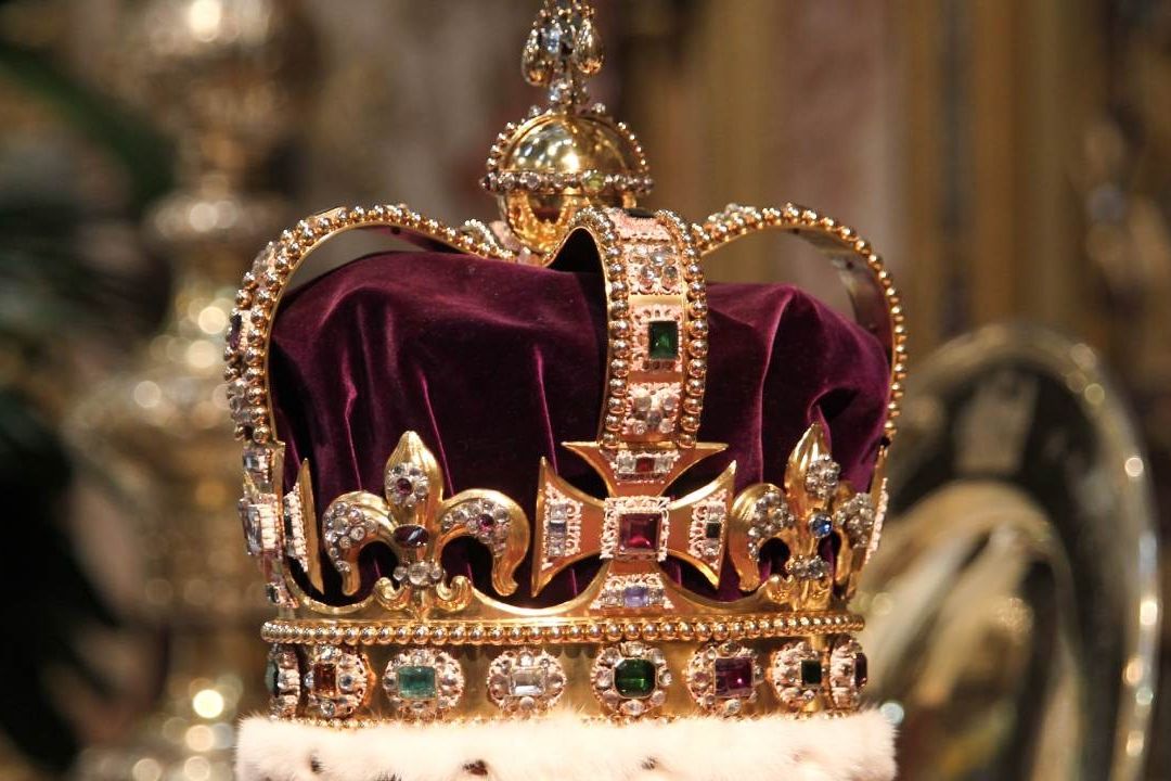 ¿Qué significa cada objeto de la coronación del rey Carlos III?