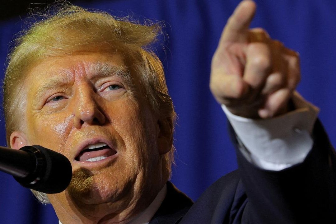 Donald Trump sugirió a los republicanos en la Cámara de Representantes mantenerse firmes hasta declarar el incumpimiento de las obligaciones de endeudamiento si no obtienen el consentimiento sobre recortes presupuestarios que piden los conservadores