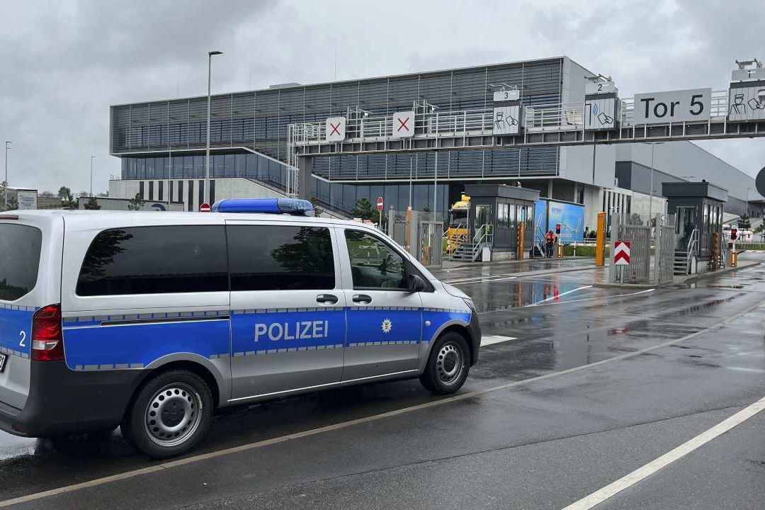 Alemania: Tiroteo en Planta de Mercedes-Benz Deja Dos Muertos