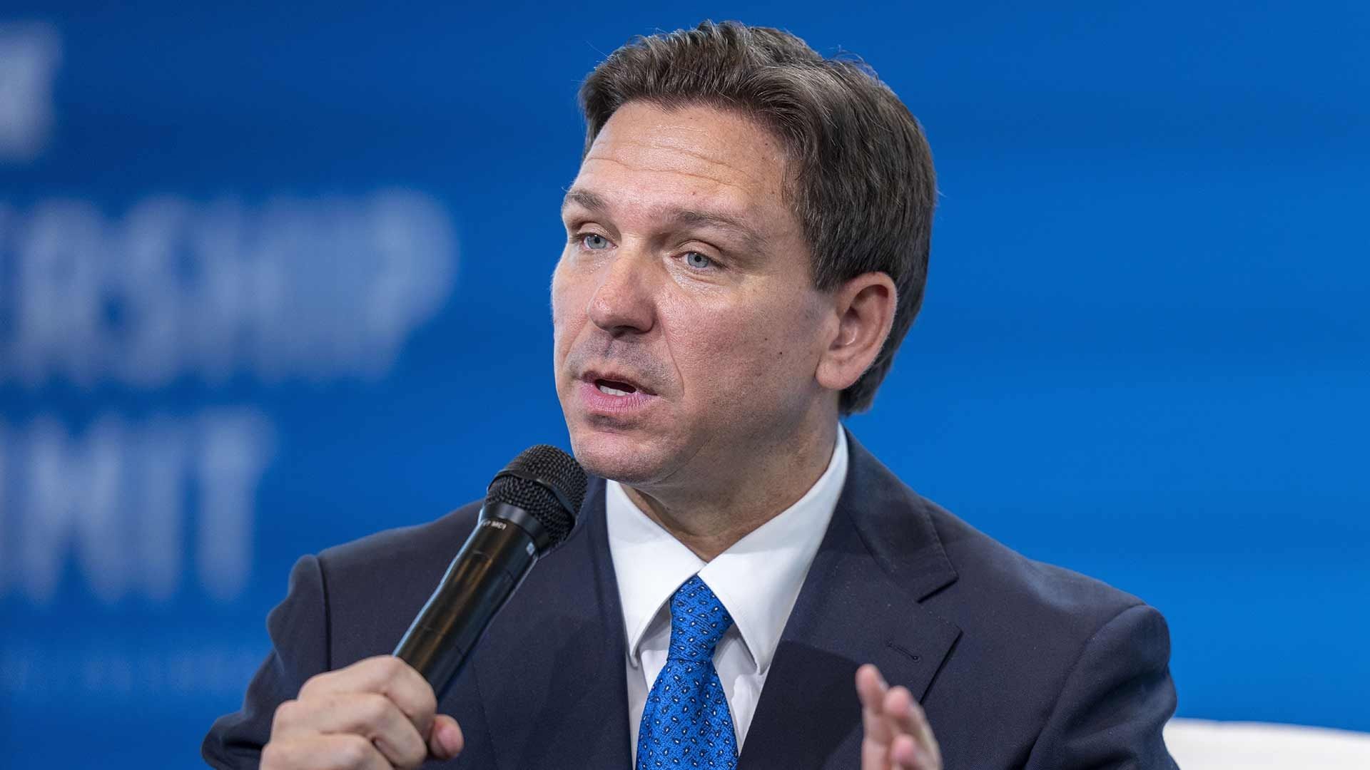 Ron DeSantis Responde a AMLO tras Críticas a Nueva Ley Migratoria de Florida