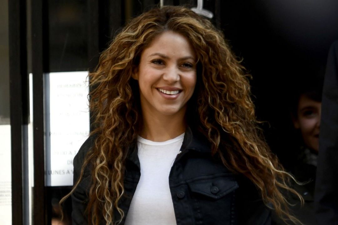 Shakira estrena el video de su sencillo Acróstico